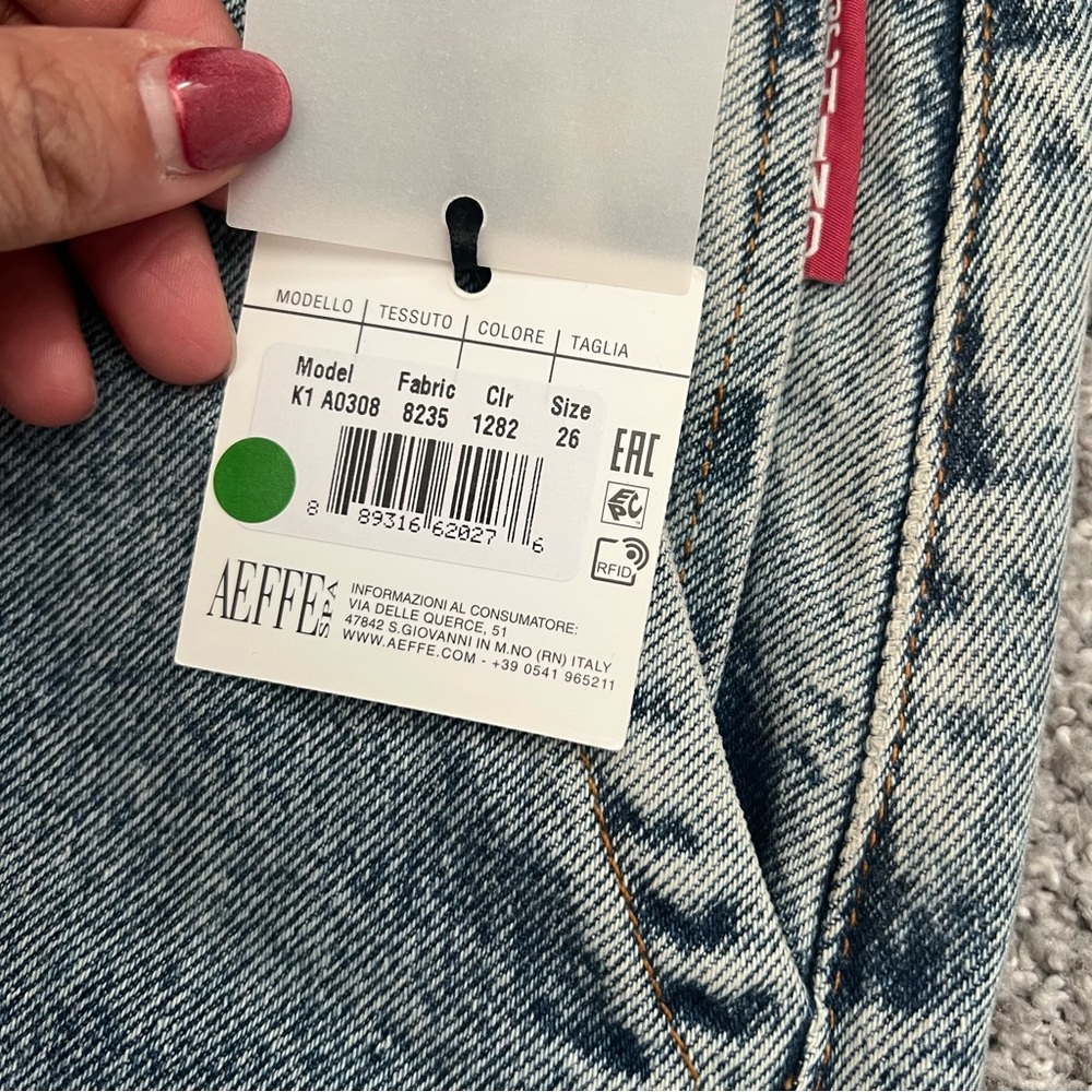 Moschino jeans NWT peace sign and heart - Picture 5 of 9